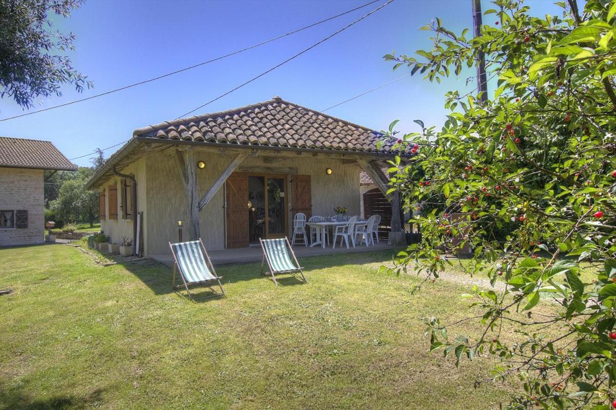 Gite De La Jument Grise Lescheroux Exterior foto